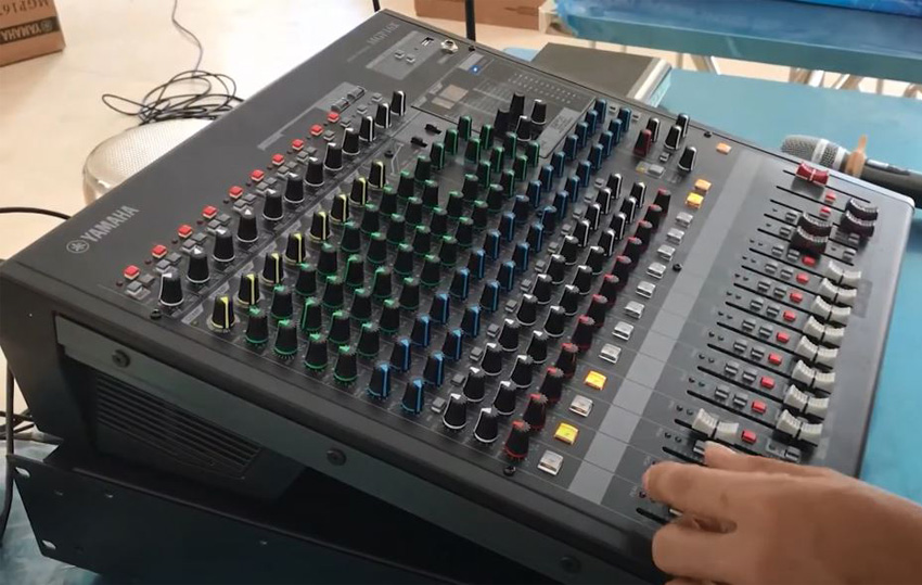 Mixer Yamaha xử lý âm thanh chuyên nghiệp