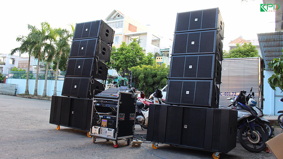 Thiết kế loa sân khấu ngoài trời