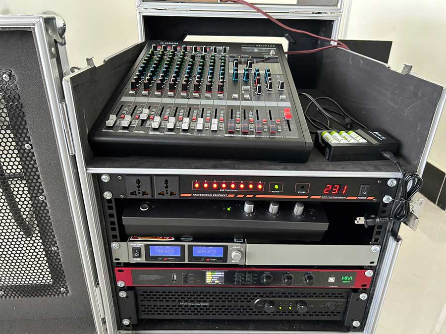 Bàn mixer MGP12X cho hệ thống âm thanh hội thảo 