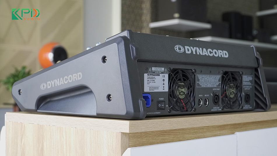 Màu đen sang trọng