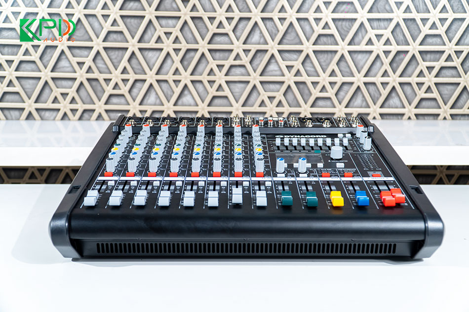 Thiết kế bàn mixer Dynacord CMS-600