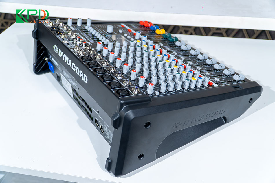 Hệ thống cổng kết nối trên CMS-600