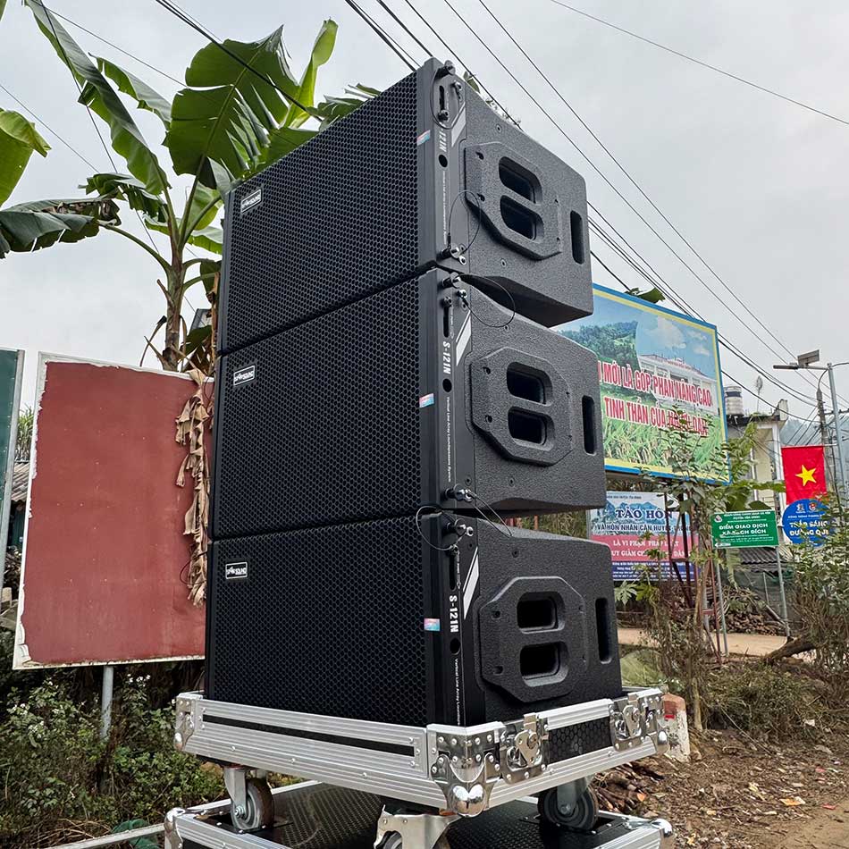 Hệ thống tay cầm, chốt chắc chắn