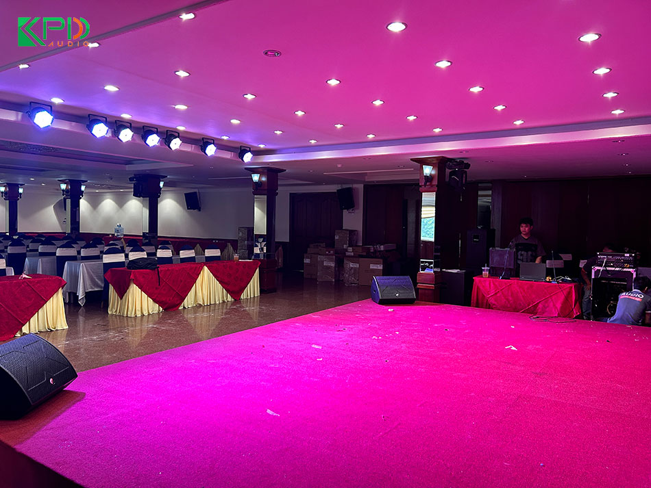 Setup hệ thống ánh sáng sân khấu