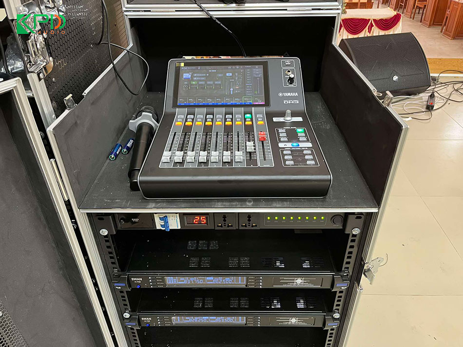 Bàn mixer Yamaha