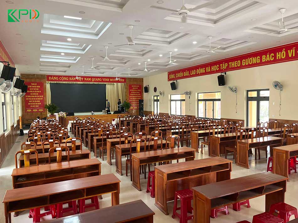 Hệ thống loa được bố trí đều khắp không gian