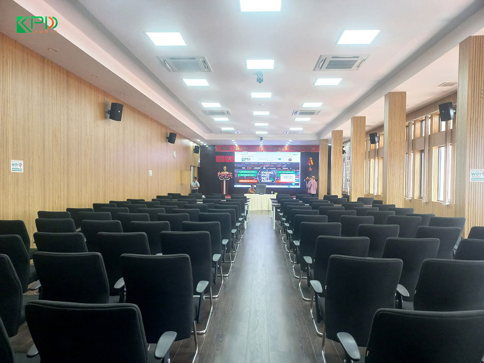 Toàn cảnh hội trường