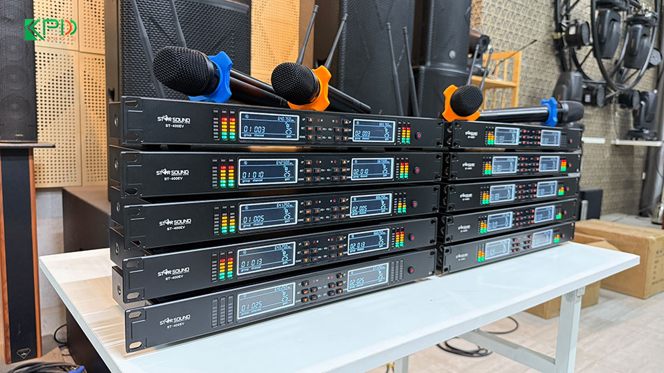 Micro không dây ST-400EV chuyên sự kiện, karaoke