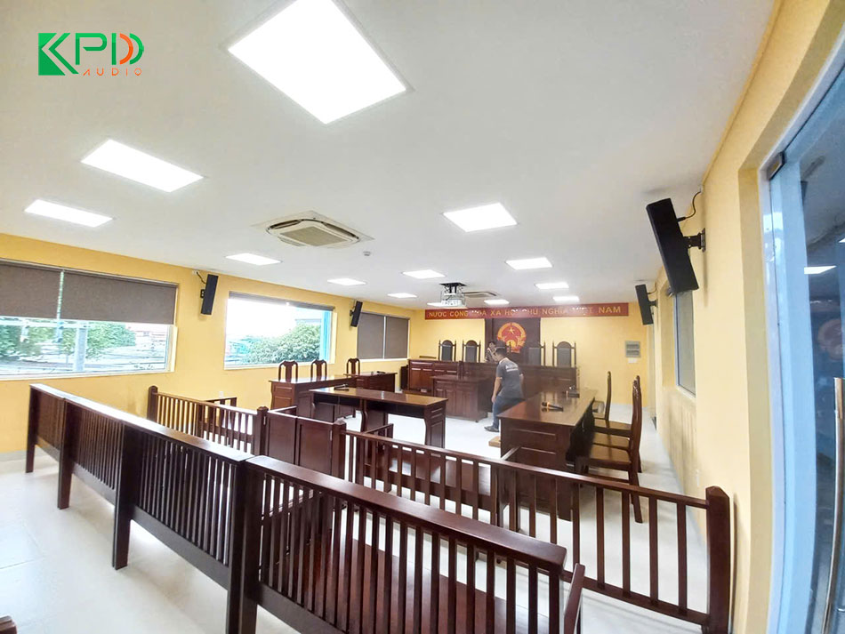 Âm thanh bao phủ toàn bộ không gian