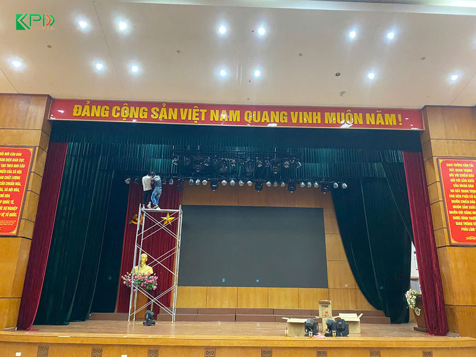 Ánh sáng sân khấu biểu diễn chuyên nghiệp