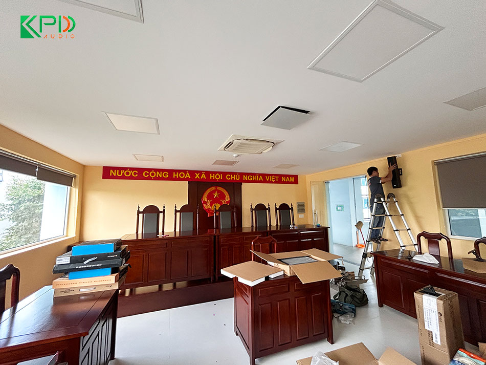 Hệ thống loa được lắp đặt chắc chắn, bố trí hợp lý