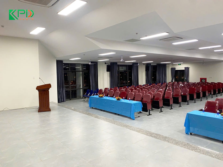 Loa được bỗ trí đều khắp không gian