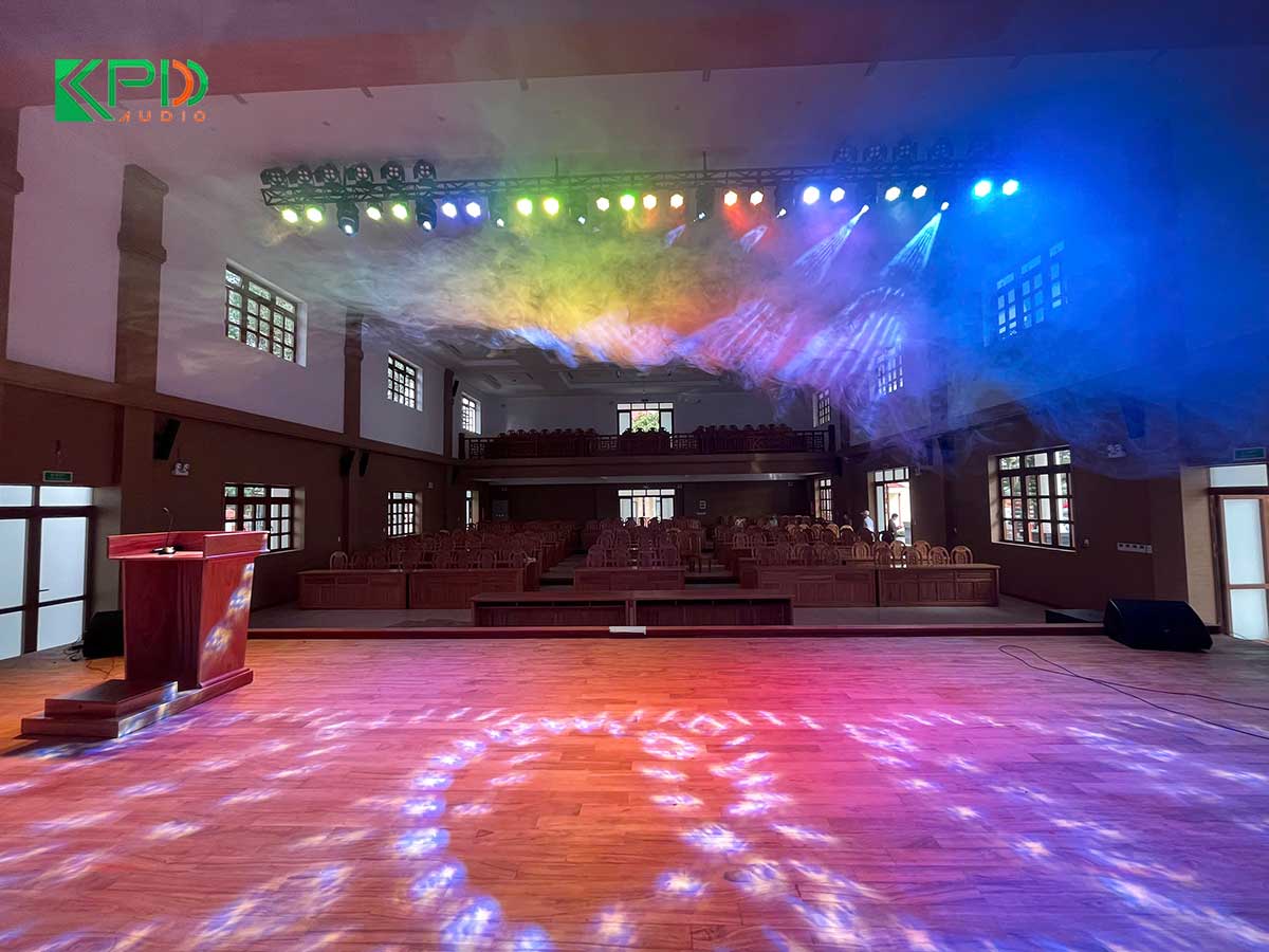 Hệ thống đèn chuyên nghiệp cho UBND Lâm Đồng