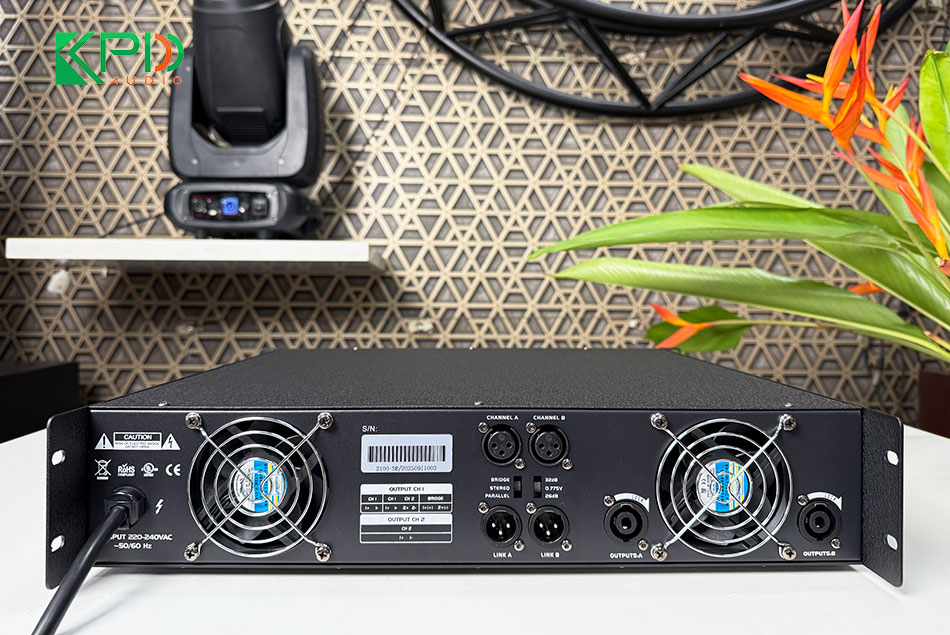 Cổng kết nối đa dạng, phù hợp với nhiều hệ thống âm thanh