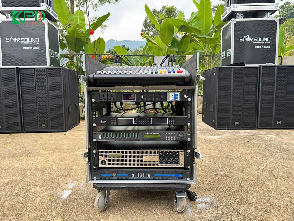 Tủ đựng thiết bị gọn nhẹ