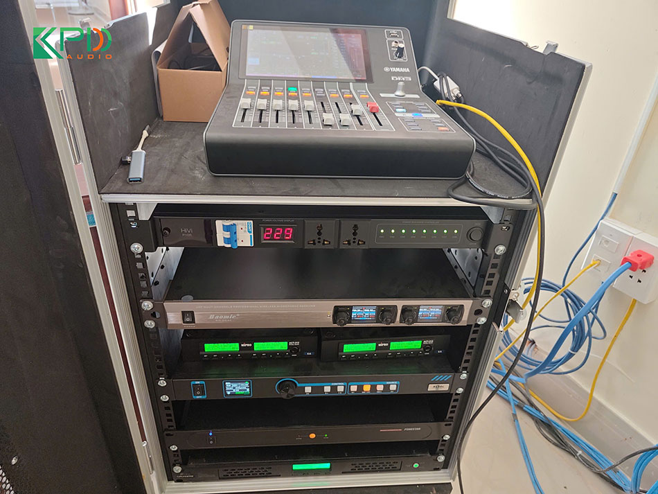 Bàn mixer chính hãng