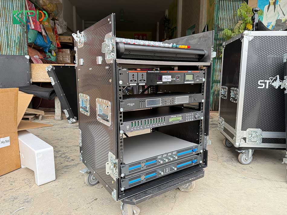 Thiết bị được bố trí gọn gàng