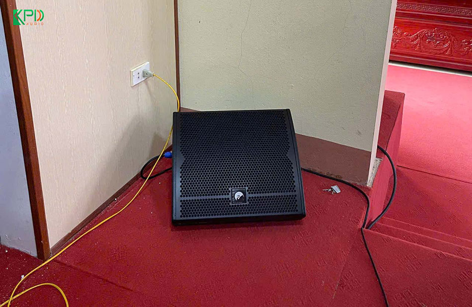 Loa monitor cho hội trường