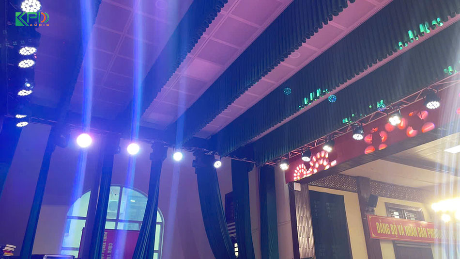 Ánh sáng san khấu hội trường UBND Phường Tam Chúc