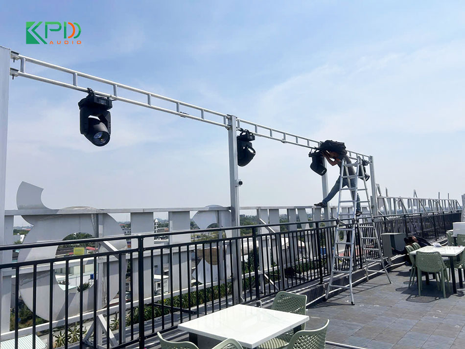 Thiết bị ánh sáng chính hãng, có khả năng chống nước